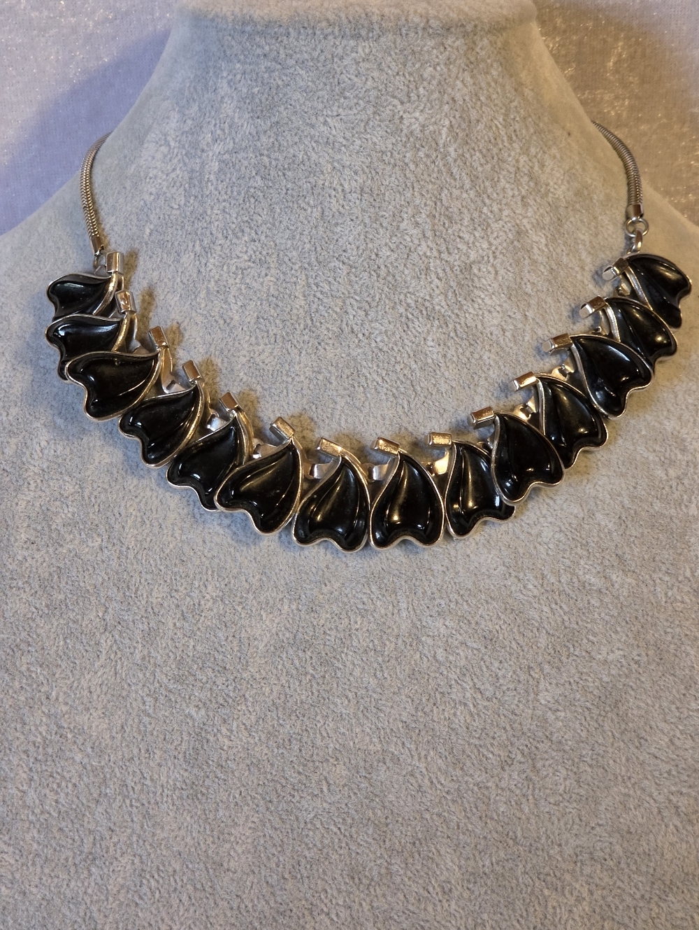 Vintage 60s Barklay Black Luite Leaf Link Choker Necklace